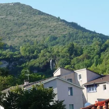 Cascades Location Creissels