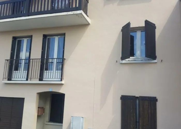 Cascades Location アパート *